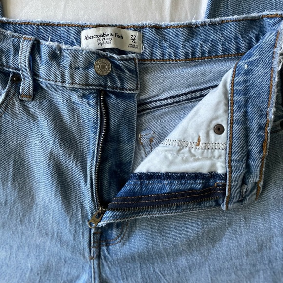 Abercrombie & Fitch Skinny High Rise Jeans - Picture 4 of 6